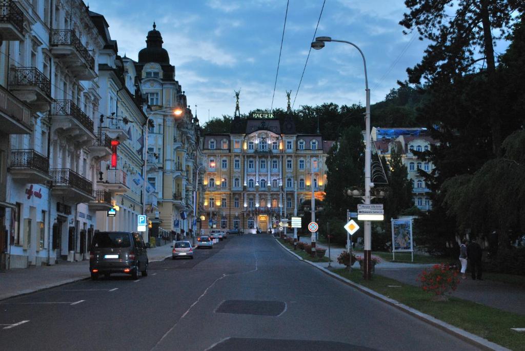 Hostel Foster Mariánské Lázně Exterior foto